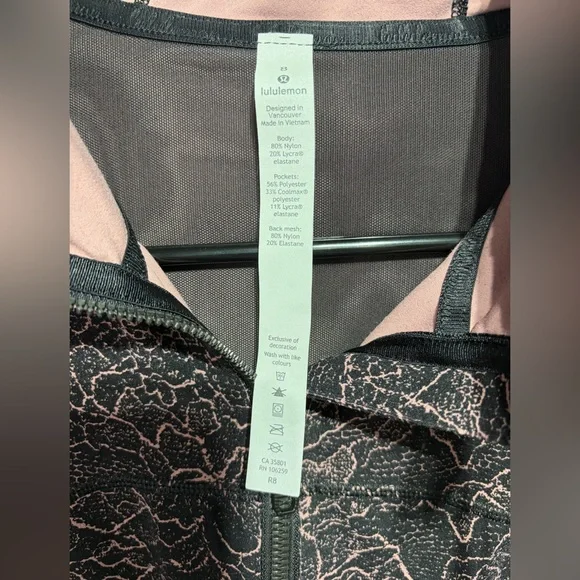 Lululemon Hooded Define Nulu pink/black Jacket - Picture 6 of 8